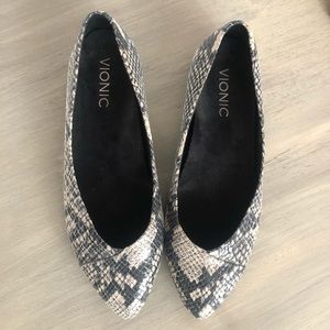 Vionic caballo Flats Size 6
